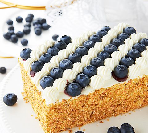 蓝莓轻乳拿破仑